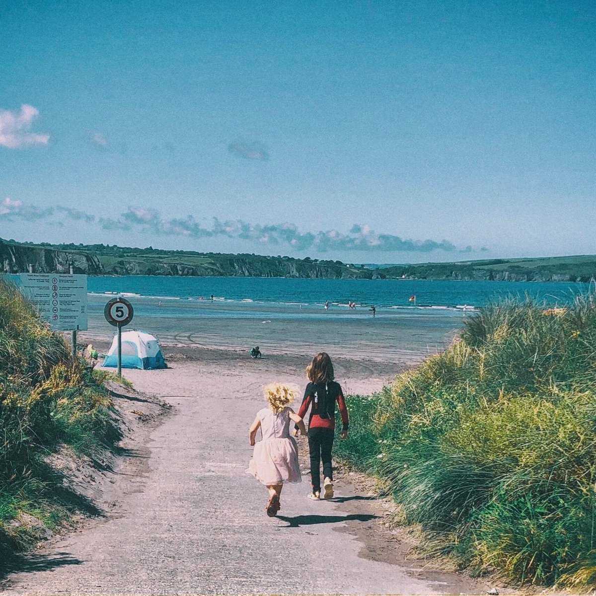 StephenWheel's tweet image. The Sun Sessions EP is my fifth release. Buy now on digital download from stephenwheel.com @bandcamp

Coming soon on @Spotify, iTunes, Amazon, and YouTube and on  limited edition CD. 

All proceeds to @Velindre @VelindreCC