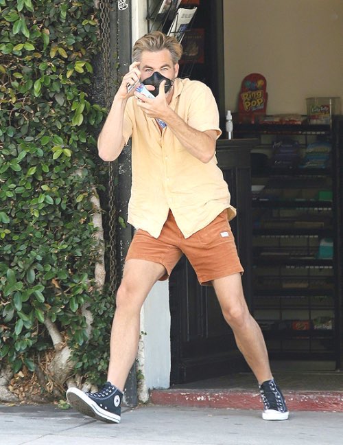 Happy birthday chris pine  