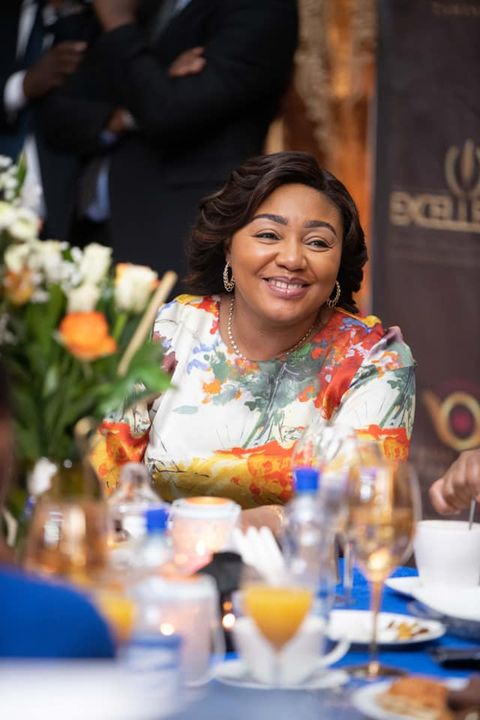 Bolungu1's tweet photo. Un homme peut hériter de ses parents des maisons et richesses mais avoir une femme de paix comme Dada @DeniseNyakeru  c'est la grâce de l'Éternel. @FondationDNT https://t.co/npl98A8GQp