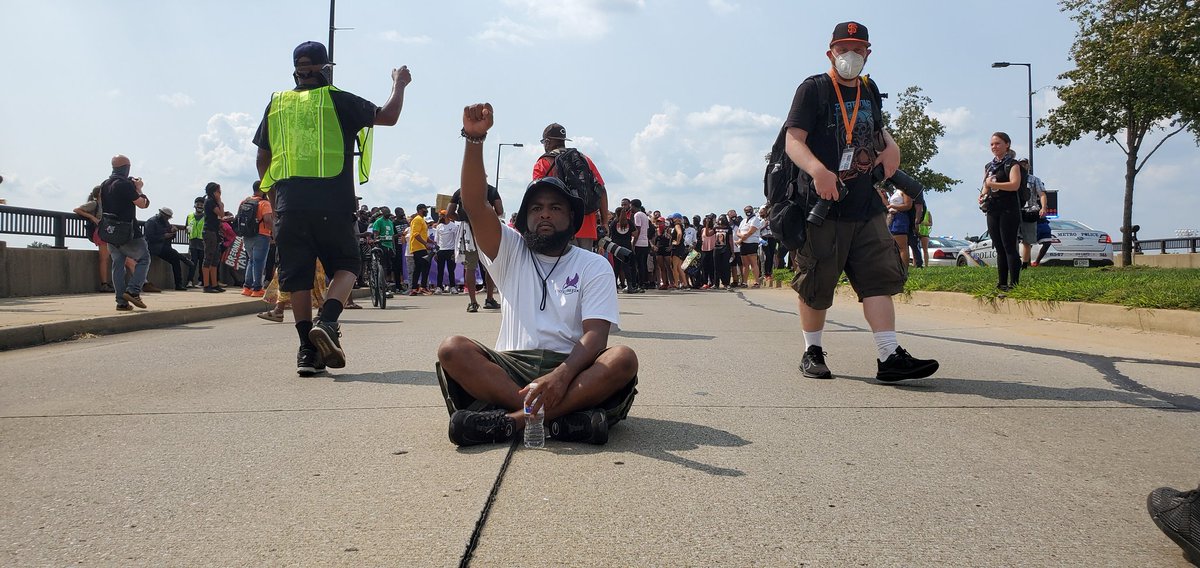 torianoporter's tweet photo. On Tuesday, Louisville, Ky., police arrested dozens of protesters who staged a sit-in on an overpass, according to local reports. I was there to document #goodtroubletuesday, which highlighted the shooting death of #BreonnaTaylor by @LMPD police officers who were not charged. https://t.co/Azpmh5U3ek