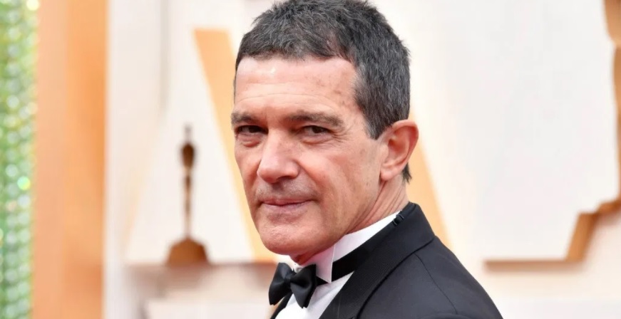 grupera931's tweet photo. Antonio Banderas anuncia que ha superado el COVID-19
https://t.co/DtNCz2w7PH https://t.co/eGpyhqNlh6