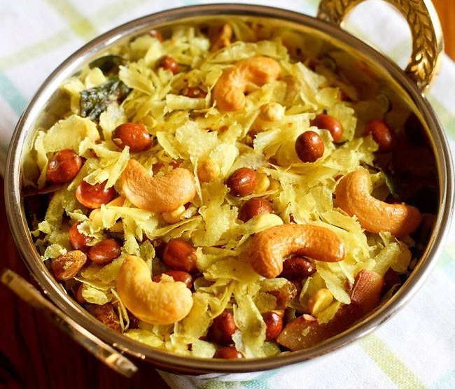 thevegetariandi's tweet photo. Chivda Recipe | Maharashtrian Poha Chivda (2 Ways)
Learn the recipe here: https://t.co/yZvPuI2sSg

#Healthyfoods #Recipes #Healthyrecipes #Recipestocook https://t.co/ePA4EUWcCw