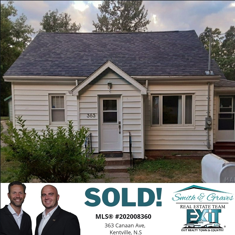 🎉Congratulations!🎉 
Thrilled for my clients on the purchase of their new home🏡!  

#agentrgraves #exitrealty #exitrealtytownandcountry #BuyingAgent #Sold #realestate #SmithAndGravesRealEstateTeam #happybuyers🏡 #annapolisvalleyrealestate #MoveToNovaScotia #Realtorlife