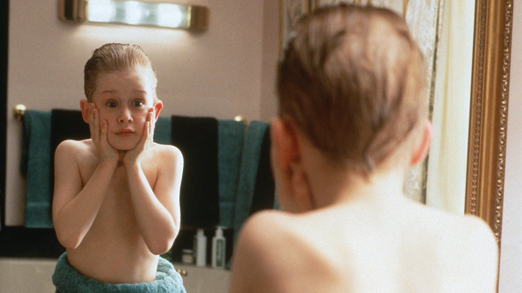 Happy birthday, Macaulay Culkin ( The HOME ALONE star is 40 today! 