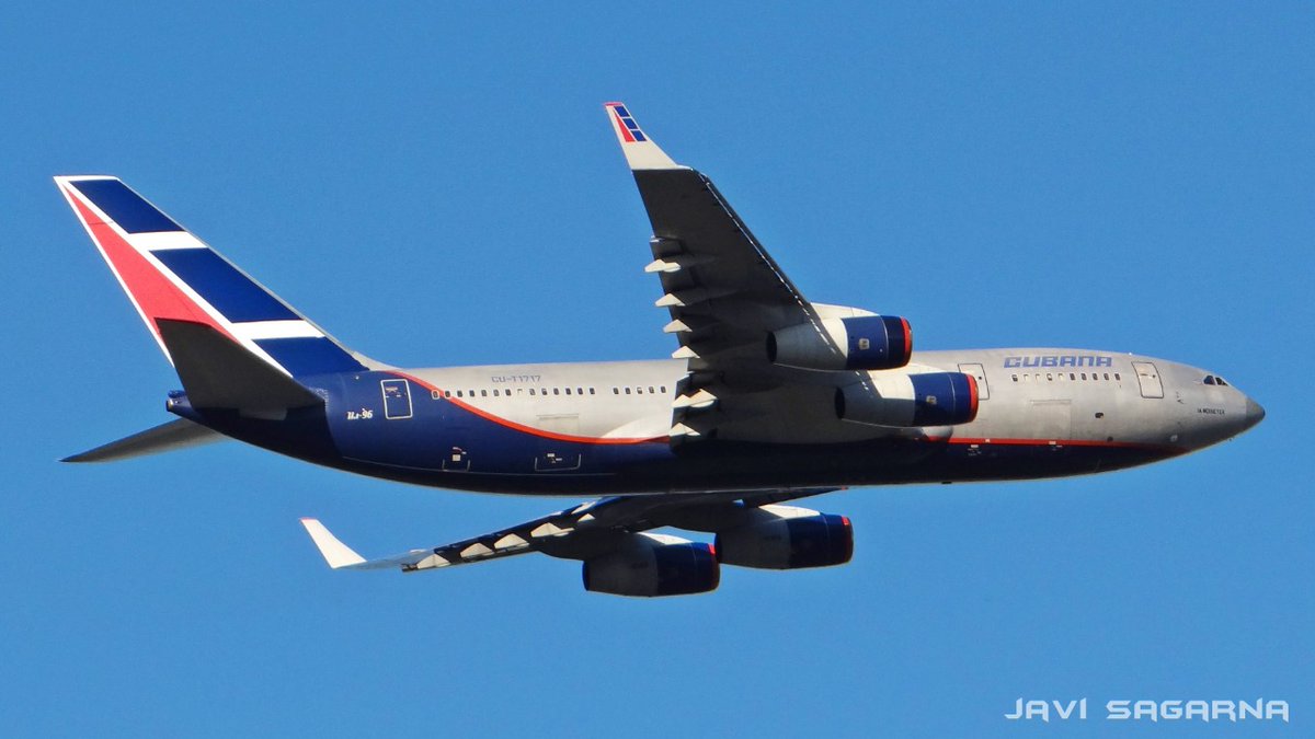 #IL96 de #CubanaDeAviacion hace un tiempo largo atras despegando de Ezeiza.