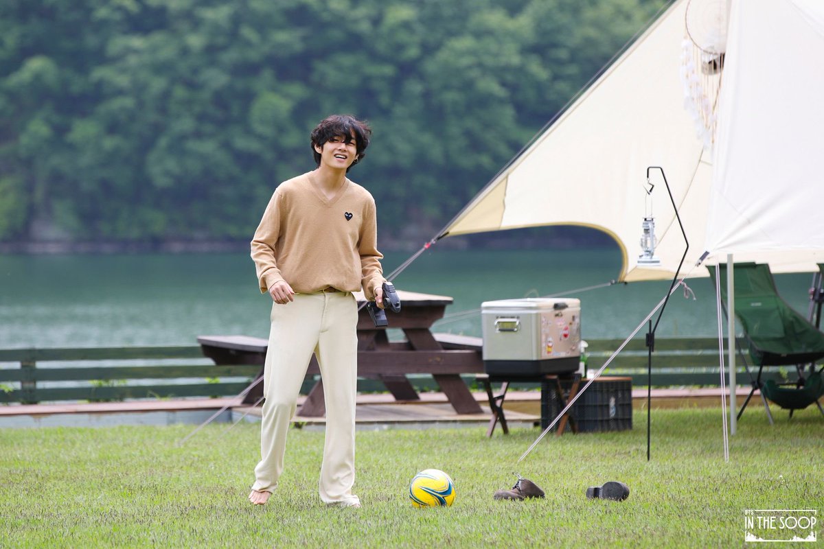 Soop бтс. Bts soop. Бтс in the soup. Soop бтс 2021. Тэхён и хосок в in the soop.