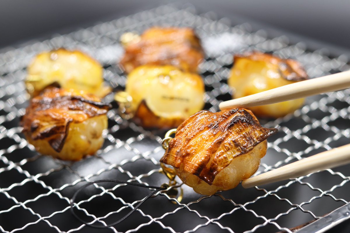 たあこ 粘土で食べ物をつくる人 樹脂粘土で 炭火焼ホルモン つくりました ぷりぷり肉厚なホルモン 焼けたらすぐに食べるのが 一番美味しい 樹脂粘土 雑貨 キーホルダー ホルモン 焼肉 粘土細工 粘土アート おもしろ フェイク