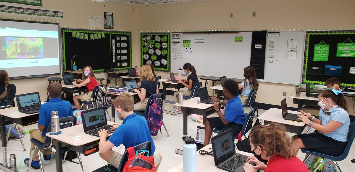 MagnetOsceola's tweet image. Ss using their new devices to explore @Flipgrid #explorers @MagnetOsceola @bacon_chadwick @IT_SDIRC #SPARK_IT @IRCSchools