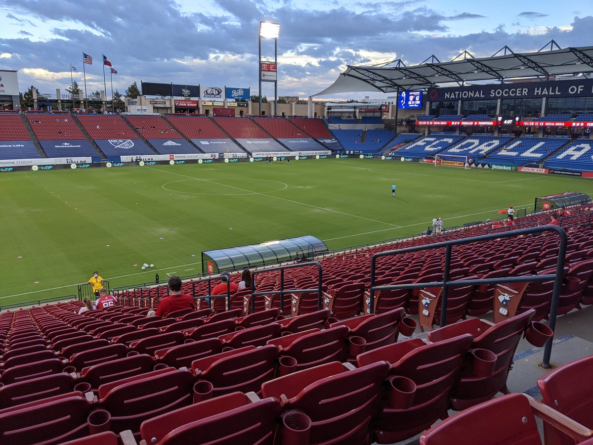 3rdDegreeNet's tweet photo. 7:15 no players. #FCDallas #DTID #fcdvscol #DALvsCOL https://t.co/L9ZnYQ9hRm