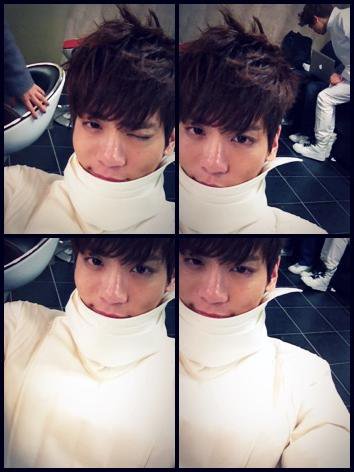 120827 Jonghyun's twitter update #21I laughed so much. The prize is my selca, I’m giving it to everyone who participated