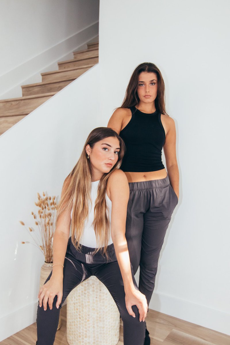 Narielmia's tweet photo. Your new trendy online boutique!🛍 
Check us out at https://t.co/iz8DdoSFpt https://t.co/I7DNhbYjMb