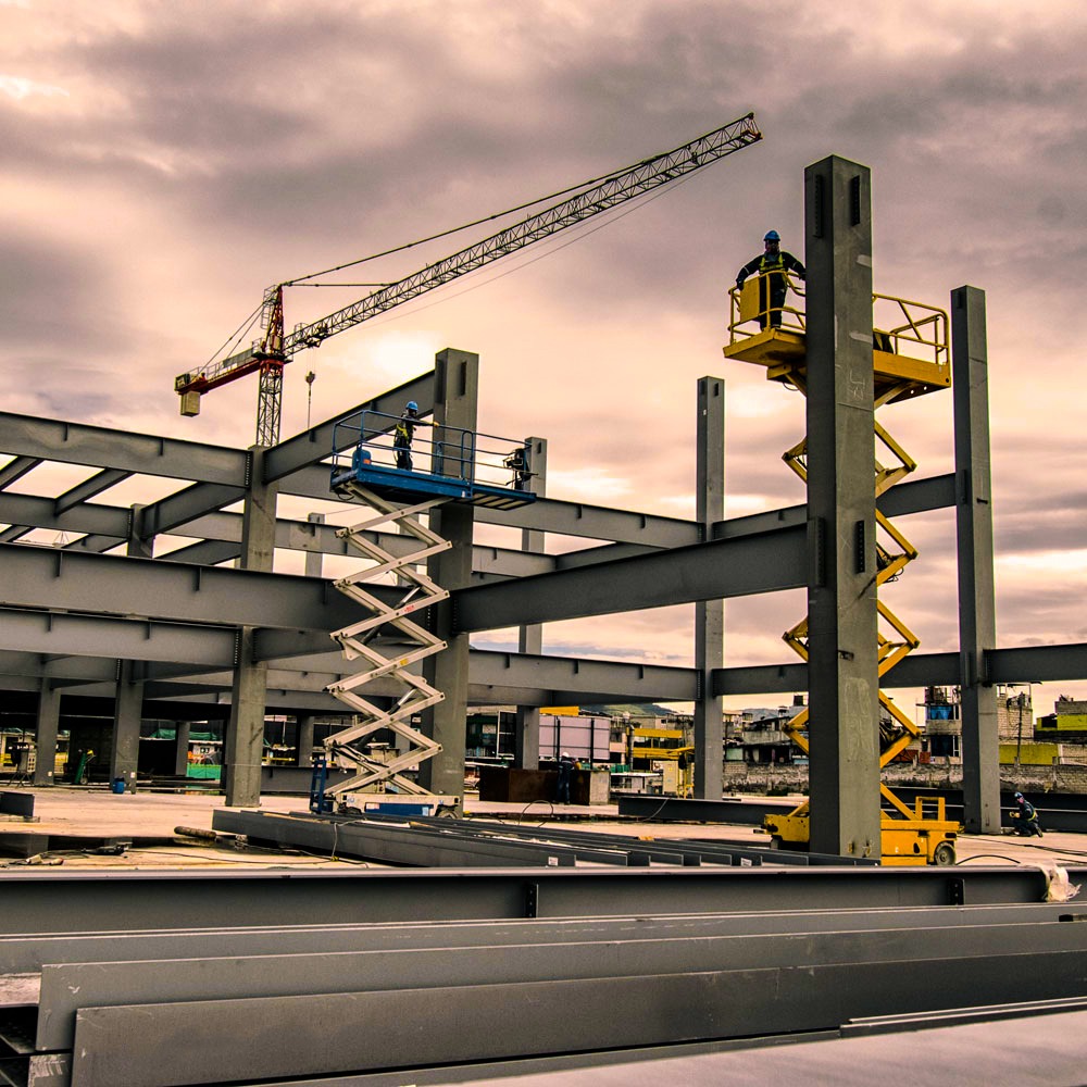 SEDEMIEc's tweet image. La puntualidad y la capacidad de respuesta son valores agregados que fortalecen la confianza de nuestros clientes. Construcción del Centro Comercial Portón del Sur donde ejecutamos la ingeniería, fabricación y montaje de 2.600 ton. de estructura metálica. #SedemiContruyePaís