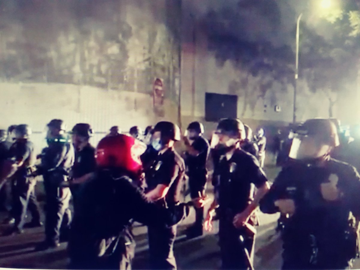 Dangerous situation happening in Downtown Los Angeles, LAPD have trapped hundreds of protesters in a tunnel.Live stream at  http://Twitch.tv/woke  #LosAngelesProtest #BlackLivesMatter  