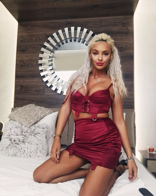 Come away with me... @byliveator @luvlegsnheels @SBitchly @carlosbb588_bb @S2nningBabes @Coach0302 @Megabom26<a class="tags" href="/tag/byliveator">@byliveator</a><a class="tags" href="/tag/luvlegsnheels">@luvlegsnheels</a><a href="/tag/blonde"class="tags"><span>#blonde</span></a><a href="/tag/onlinenow"class="tags"><span>#onlinenow</span></a><a href="/tag/nylonlovers"class="tags"><span>#nylonlovers</span></a>