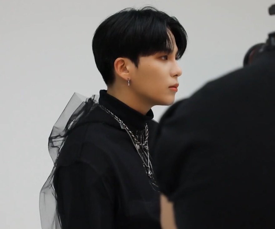 synonyms for handsome — a thread