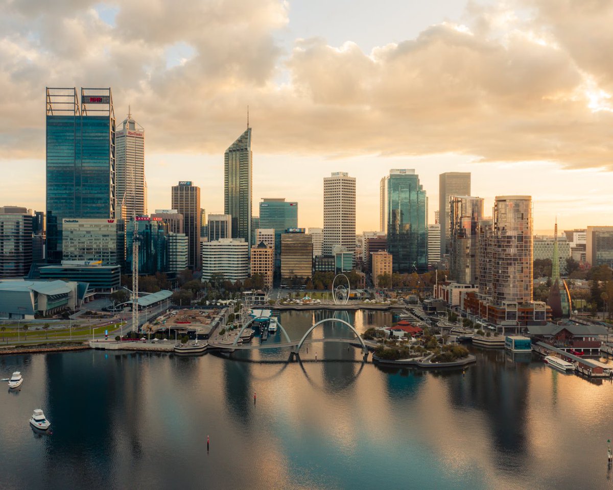 She is beautiful 💕
.
.
#ospreycreative #skyperth #visitperth #perthisok #seeperth #seeaustralia #cityofperth #mycity #lovethisplace #perth