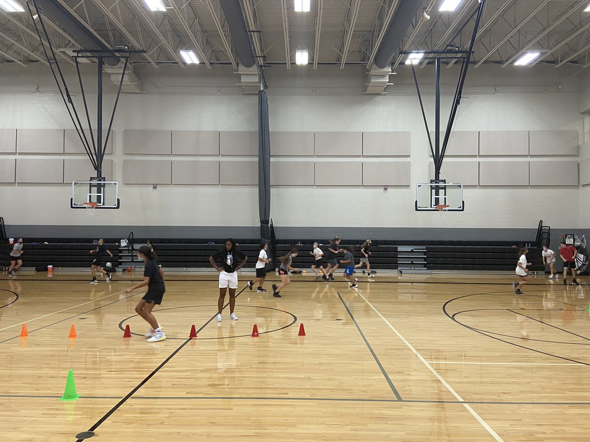 permianbball's tweet photo. Falling in love with the process! #agilitywork #GOMOJO 🏀🏀🏀🏀🏀🏀🏀 https://t.co/9SoYbzRdLA