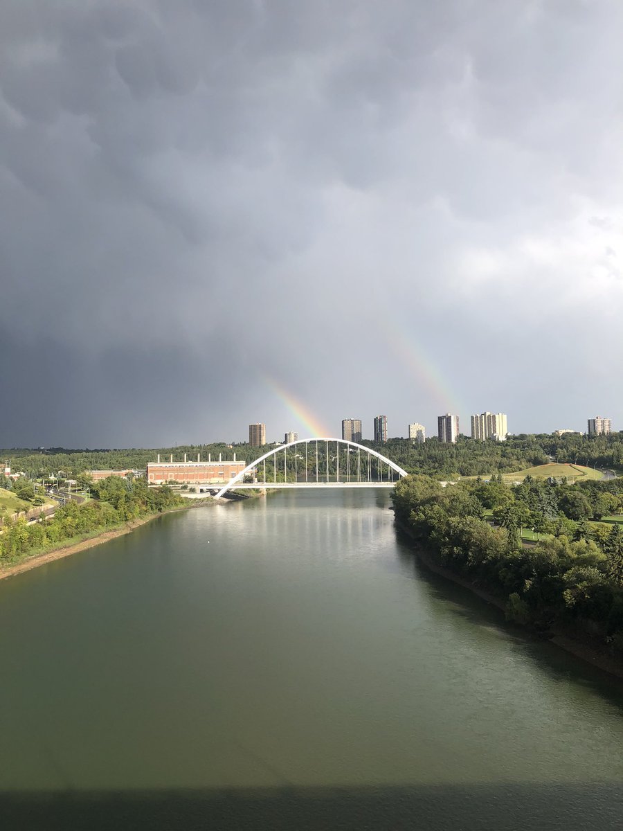 ExploreEdmonton's tweet image. 🌈 #ExploreEdmonton 

📷: @TaylorVarro