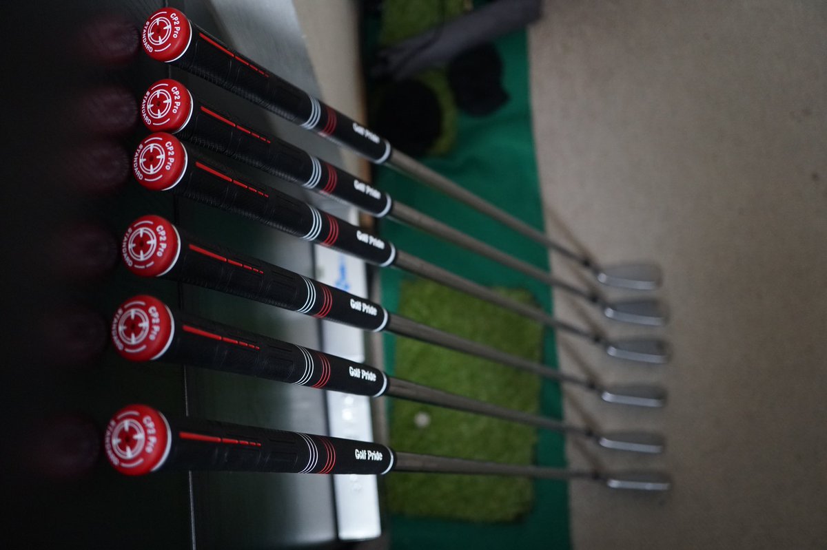 yuu01166's tweet photo. アイアンもグリップ変えちゃった(汗)
#CP2pro #グリップ交換 #ゴルフ #Golf https://t.co/hexGgWNiEM