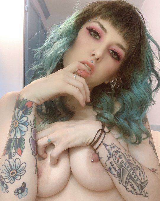 I made my Onlyfans 50% off cause I&rsquo;m bored.  https://t.co/PyTXJWI3ej https://t.co/swTGGt2B95<a href="/tag/animalcrossingnewhorizons"class="tags"><span>#animalcrossingnewhorizons</span></a>