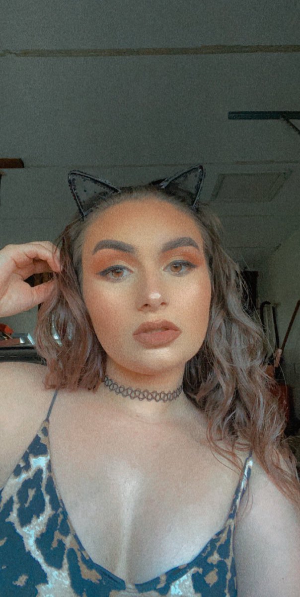 HasselChloe's tweet image. 