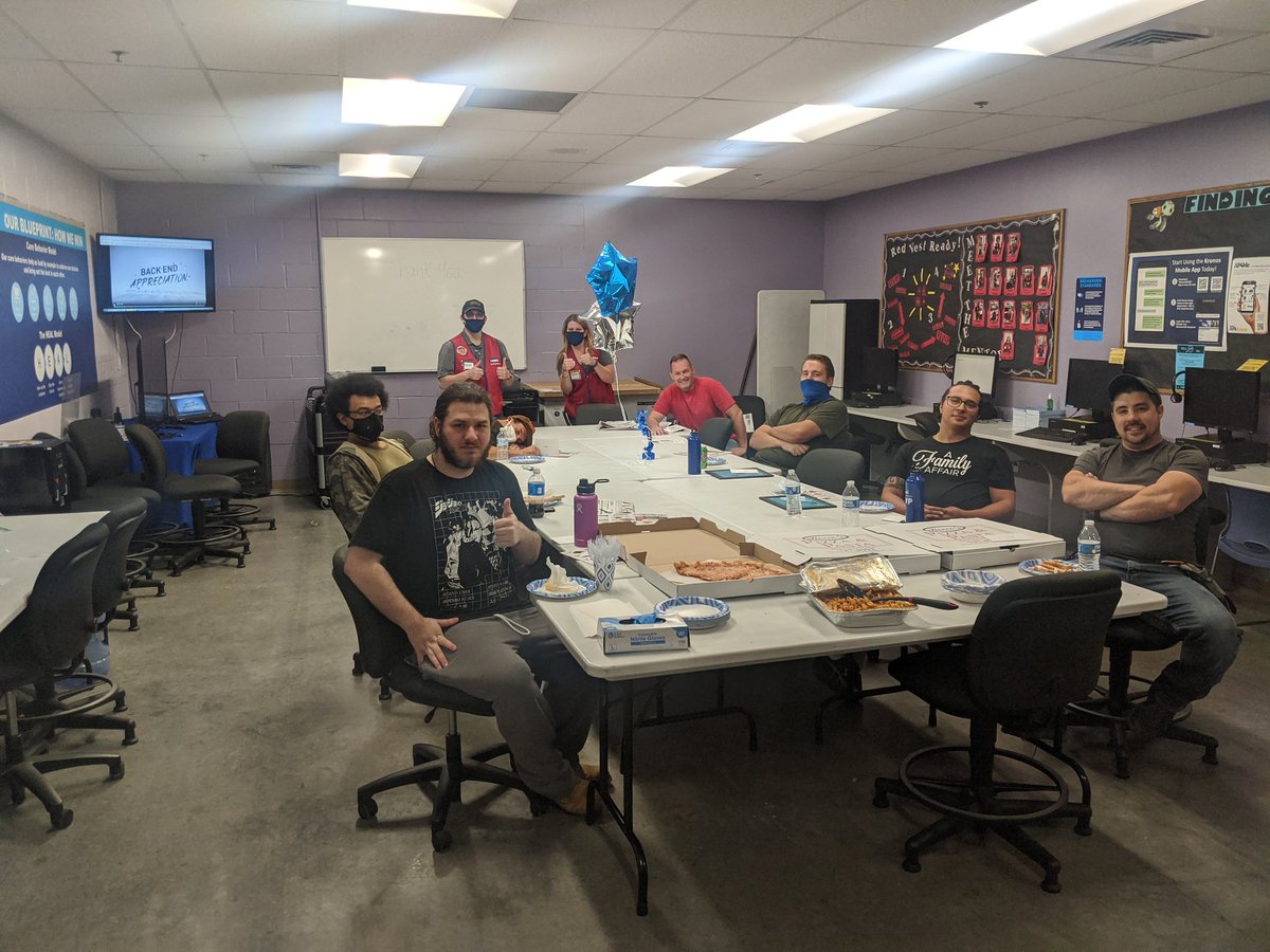 Fishon2612's tweet photo. Continuous Day 3 celebrations with our overnight One Task Team! What a crew!! All they ever want is pizza...so PIZZA is what they get!! #greatwork #thankyou #overnight #riverhead. Dan and Alex are our #MVPs https://t.co/NGIJwKWnHT