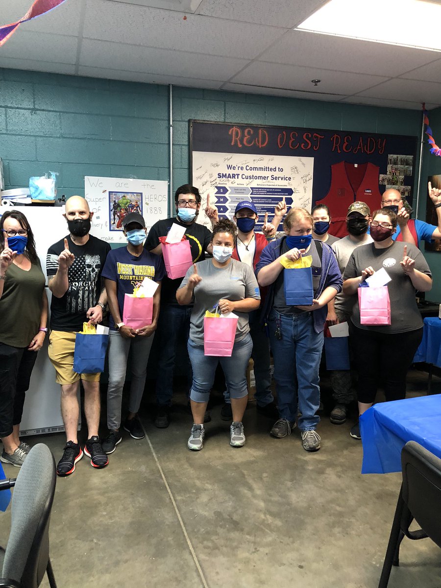 Shannon Moon (@slmoon2772) on Twitter photo This team rocks!  Great job team # 1888.  Well deserved dinner tonight.  <a href="/BenitoKomadina/">Benito.Komadina@Lowes</a> <a href="/Simmonswv/">SimmonsWV 🇺🇸</a> @TonyaFarley13 This team rocks!  Great job team # 1888.  Well deserved dinner tonight.  <a href="/BenitoKomadina/">Benito.Komadina@Lowes</a> <a href="/Simmonswv/">SimmonsWV 🇺🇸</a> @TonyaFarley13