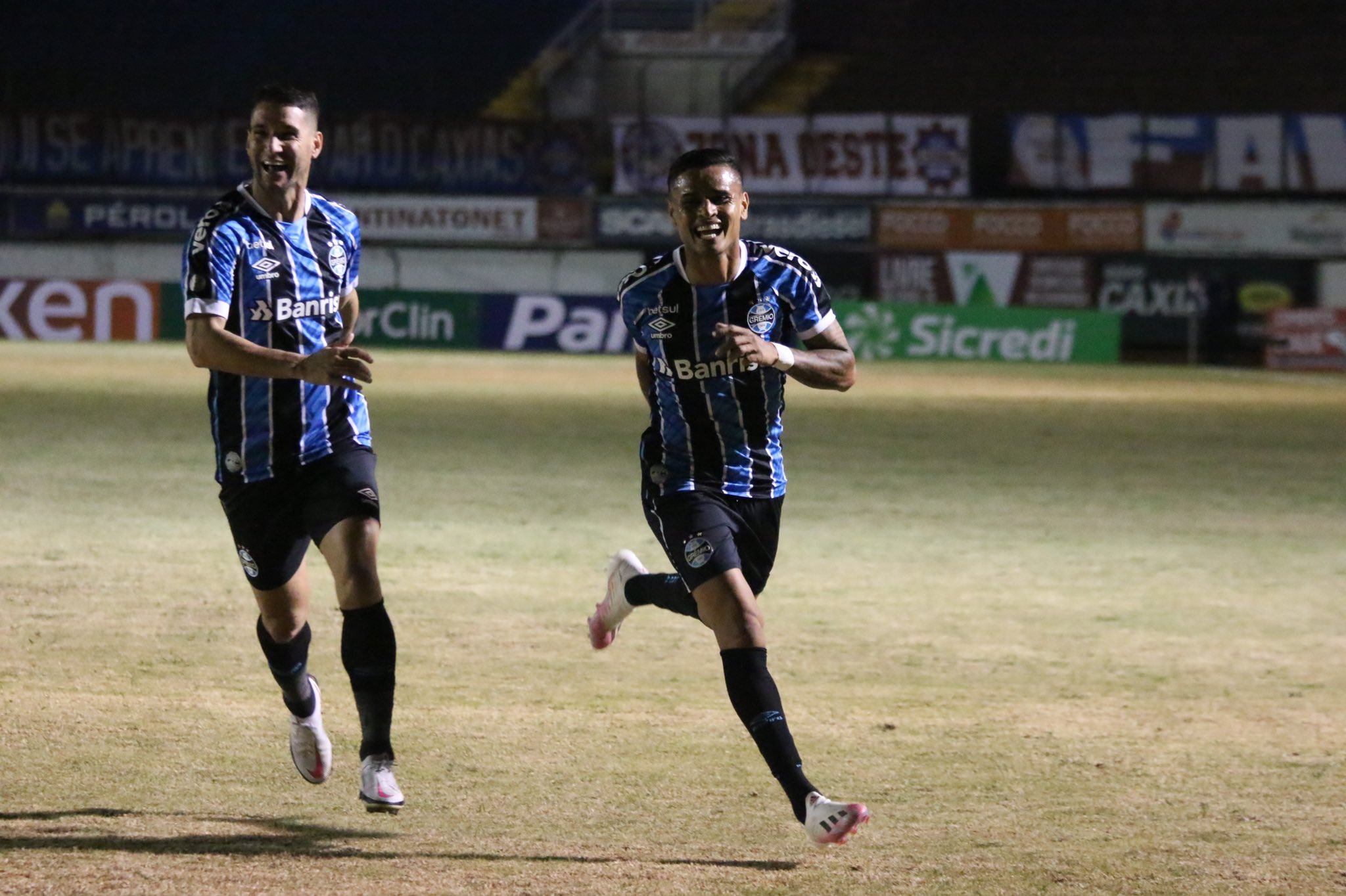 Grêmio vence o Caxias e garante vantagem na grande decisão do Gauchão