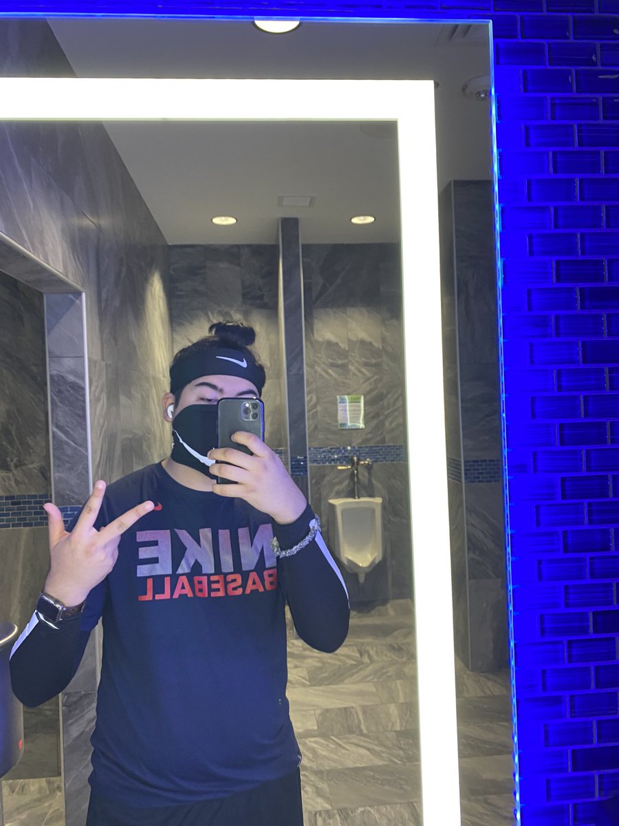 axel_araiza's tweet photo. went on a 𝓷𝓲𝓬𝓮 trip to the gym :) #ACHSVirtualSpiritWeek2020 https://t.co/2XEepVv6M1