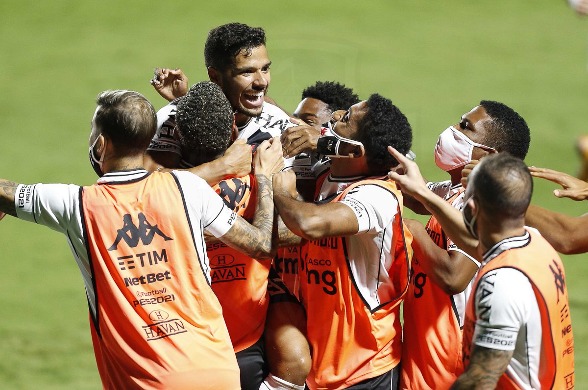 VascodaGama's tweet photo. Alô @CopadoBrasil 🤑

SEGUIMOS!

📸 Rafael Ribeiro/Vasco

#GOIxVAS https://t.co/pgMqw2gLY3