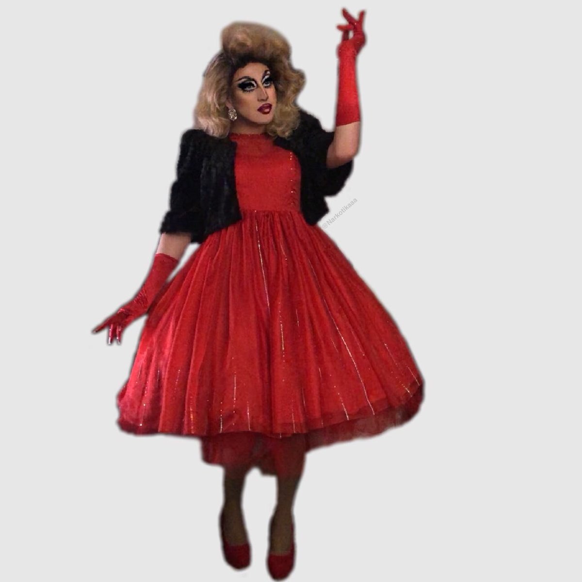 Episode 5: The V.I.Ds Very Important DivasThis was really different for me; I don’t usually do “woman” drag and usually like to have a concept, but I wanted to show versatility and do something classicly beautiful. I love this Christian Dior New Look silhouette and i feel gorg