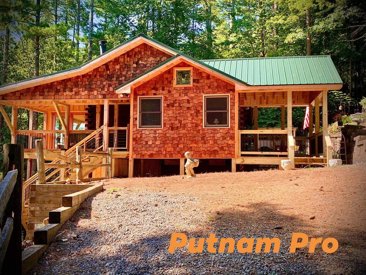 PutnamPro's tweet image. New construction cleaned-up right and ready for staining #putnampro #pressurewashing #powerwashing #newconstruction  #homecleaning