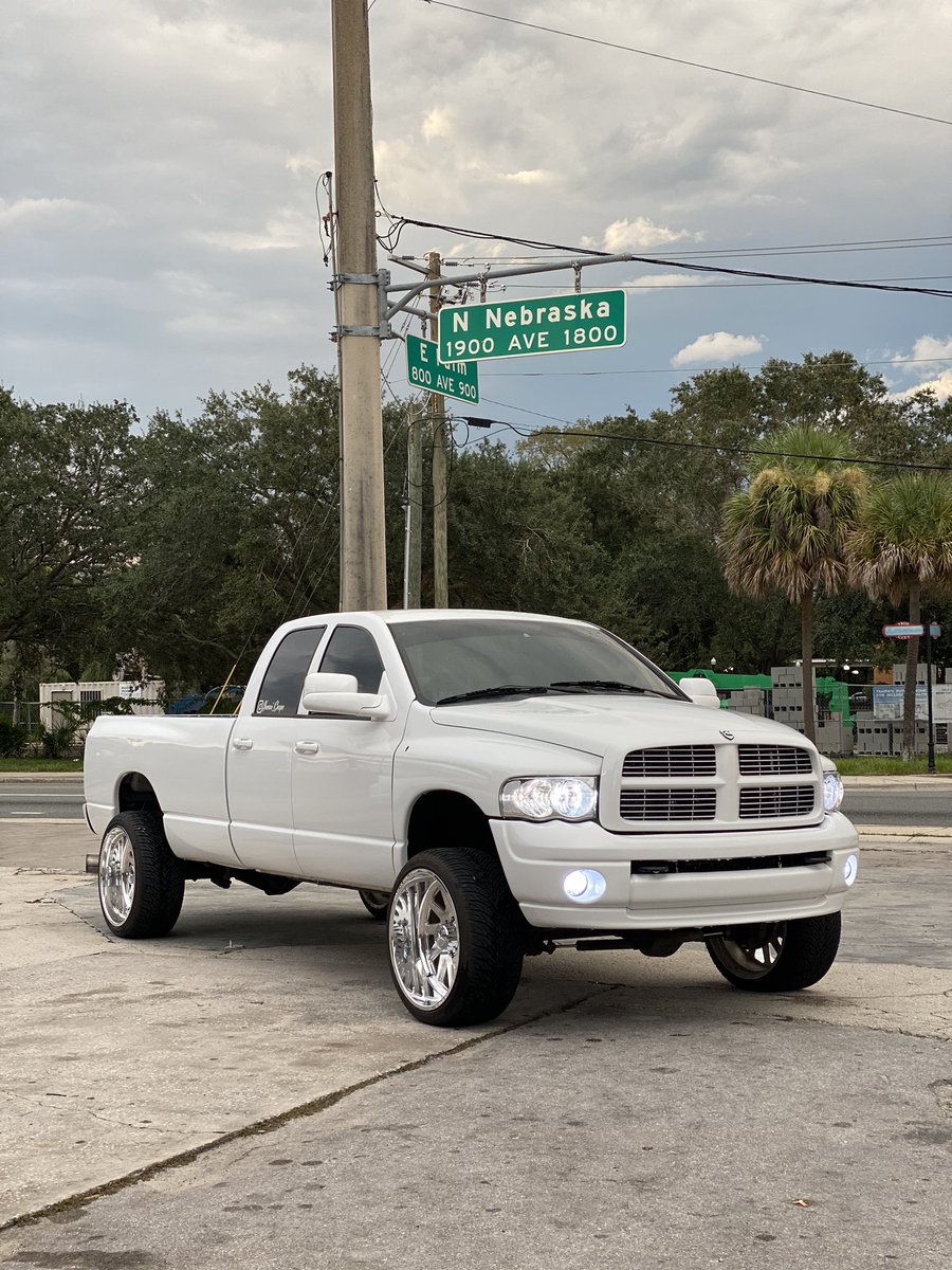 🤍 #cummins #6speed #americanforcewheels