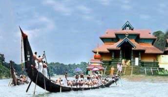 Annual Largest boat race festival witnessed by lakhs Aranmula Boat Race on Pamba river is held on last day of Onam festival when 100Ft long Snake boats with 4 helmsmen, 100 rowers & 25 singers participate. After the watersport,an elaborate feast is given in Aranmula temple3/4