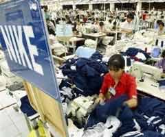 Vivofilm's tweet photo. @FrahmilyPlan @TObabe64 @ShamsCharania Meanwhile in China...his shoes are being made. https://t.co/srKTYScI0J