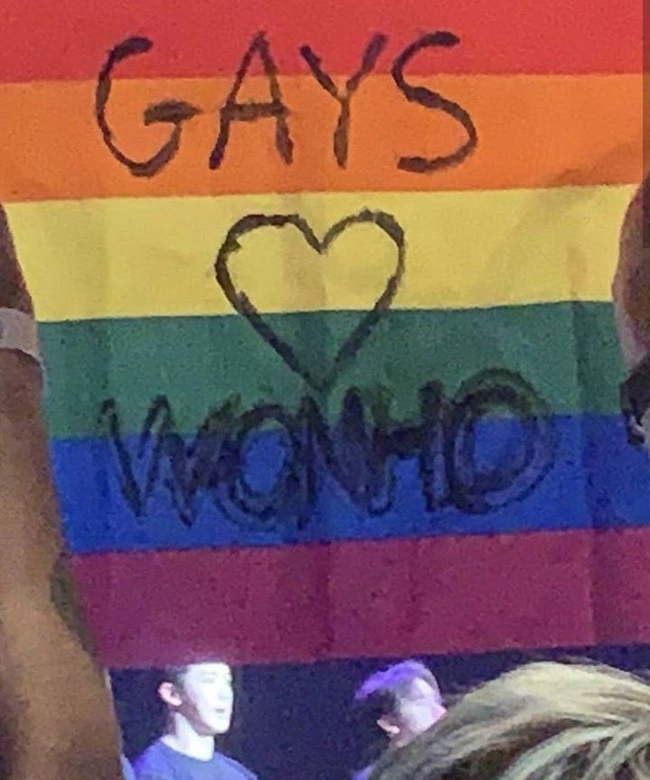 idk if this has a video but yeah gays love wonho <33