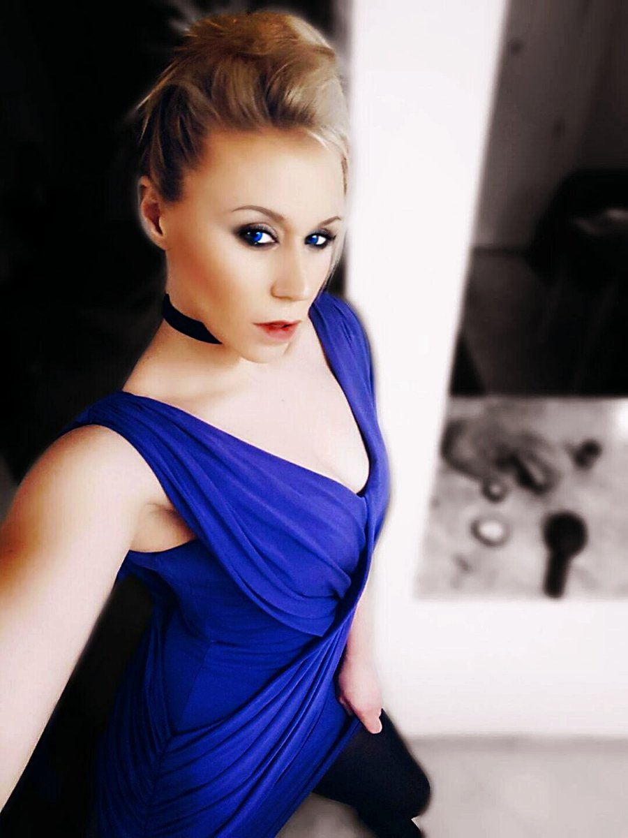 I am available now in Santa Barbara, California, United States! Text me for the details 480-630-5354

Mariah Monroe