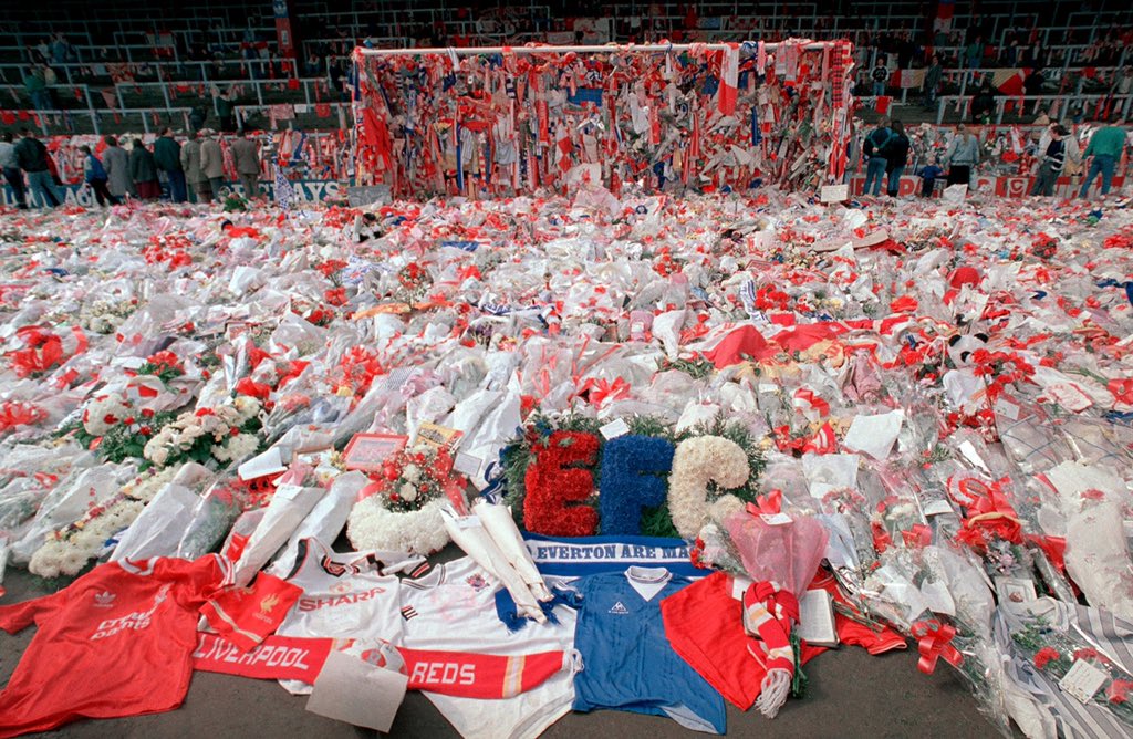 Ninety-six Liverpool fans died due to police negligence at Hillsborough in 1989.However, it wasn’t until 2016 that justice would be brought, as South Yorkshire Police tried to cover the disaster up, blaming L’pool fans for supposedly reckless behavior that wasn’t the case (6/n)