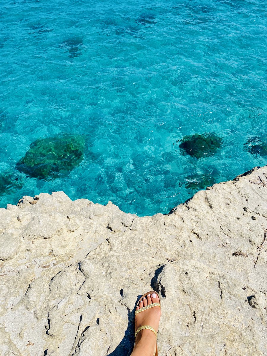 Ruitort2's tweet photo. ROAD-TRIP DANS LES POUILLES : OTRANTE ET MATERA 
Voici la suite de notre road-trip dans les Pouilles, direction le sud de la botte italienne, près d'Otrante pour 2 jours 100% nature : plages de rêve et piscines naturelle. 
https://t.co/hqpLOt7taP https://t.co/Q4zgxLDeVj