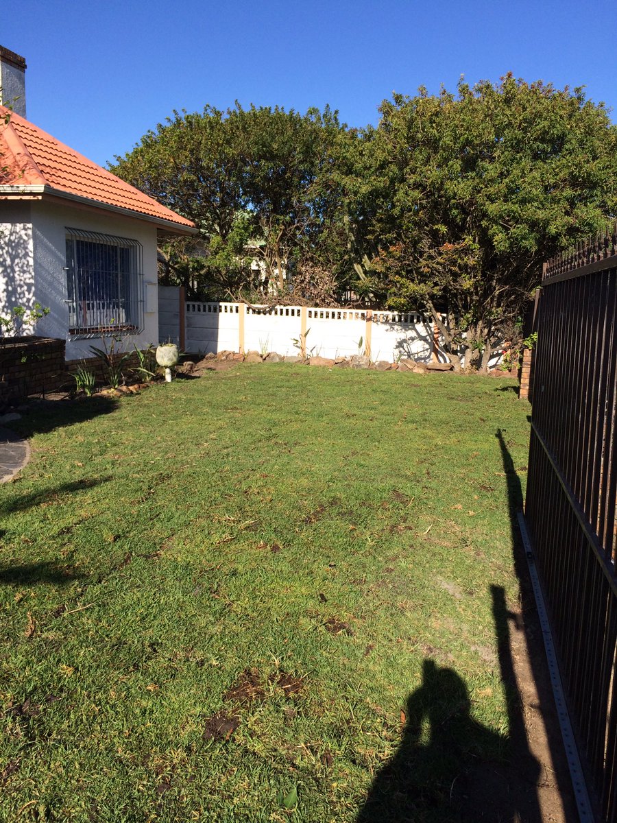 greenforcerob's tweet image. Cleaned up / put down grass / placed flowers in beds &amp;amp; installed an irrigation system 🤜