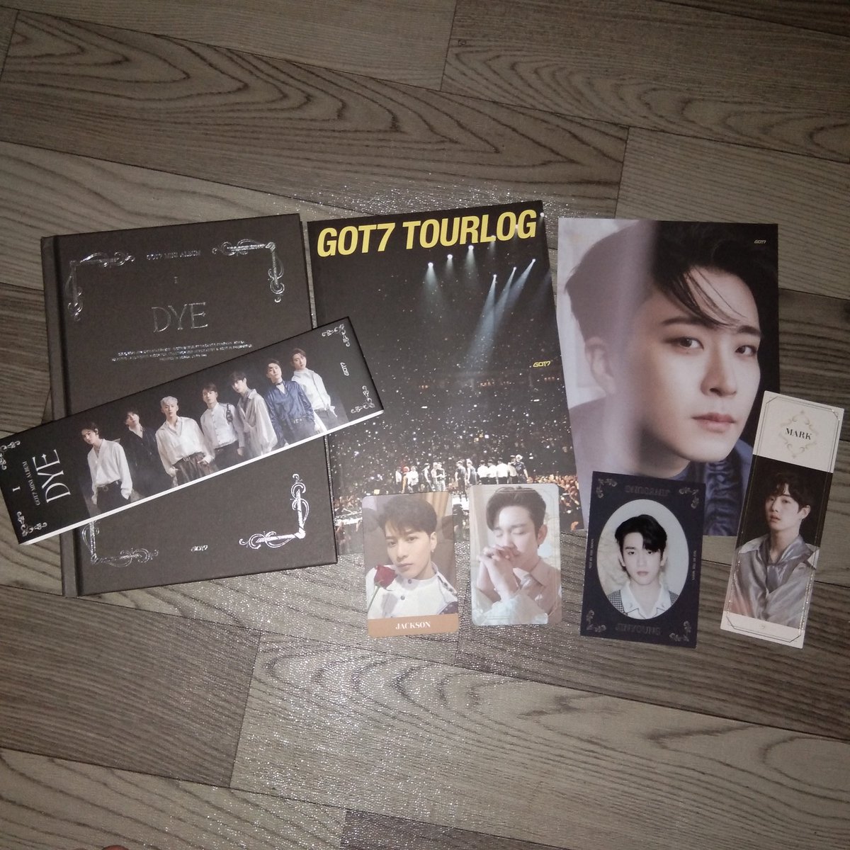 [Aug 24, 2020] After months of waiting, the album arrived!! And I am super happy with the inclusions I pulled  To ate  @heyystarshine , I am beyond grateful and forever thankful for you! You may not knew me personally, but you unselfishly offered to gave me an album. 