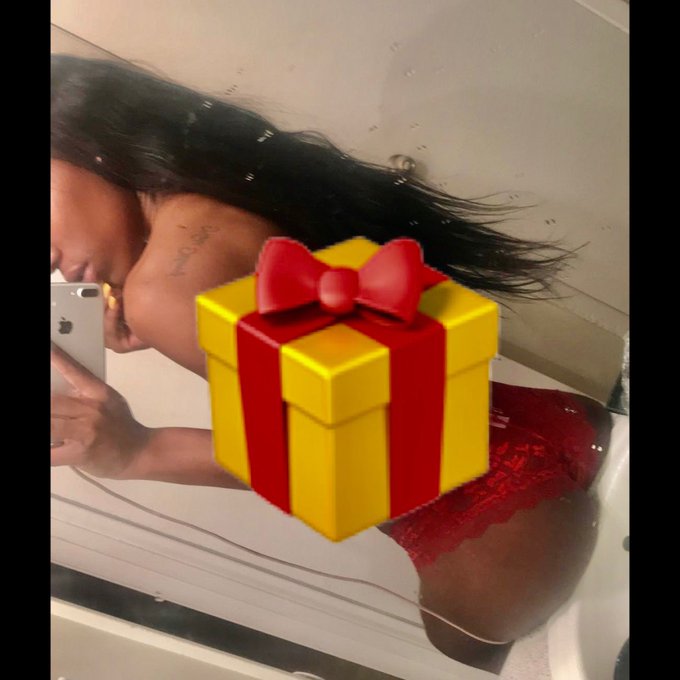 ChinaDiorr’s pics and videos