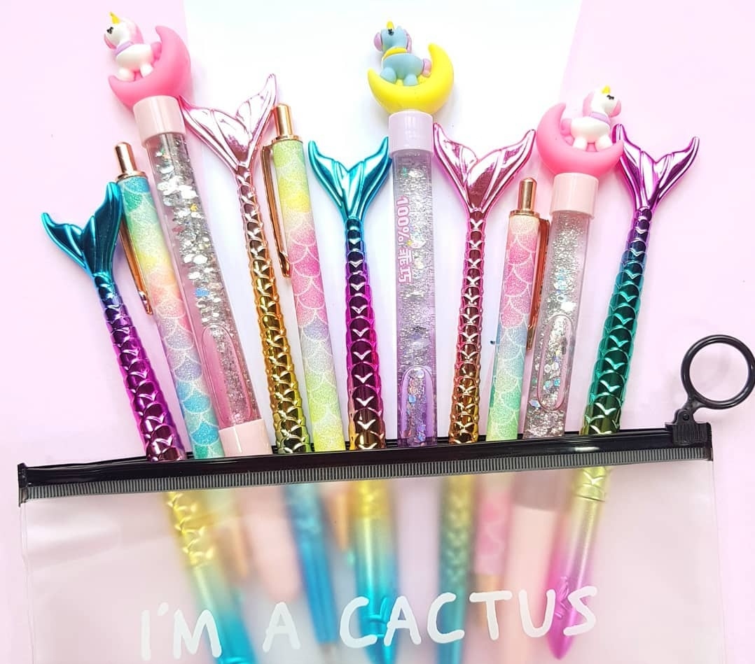 rashmikochure's tweet photo. Fabulous Art Supplies 🦄❤️
#Artist #artists #art #ArtificialIntelligence #artsupport #Artist #artists #ArtistOnTwitter #artph #NoTimeToDie #Artrelated #Artsupplies #Artsharingpage #Artspecific #therashart #colourful #rainbow #satisfying https://t.co/dmGgQocRpA