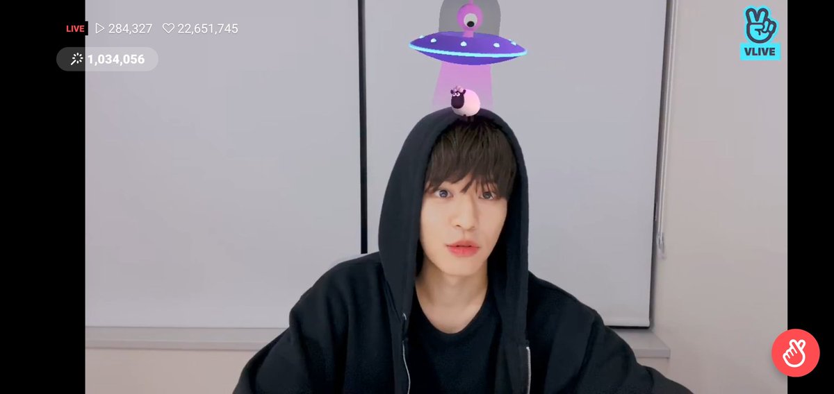 hwngbread's tweet photo. some seung pics from todays vlive https://t.co/e3kXSaiOF0