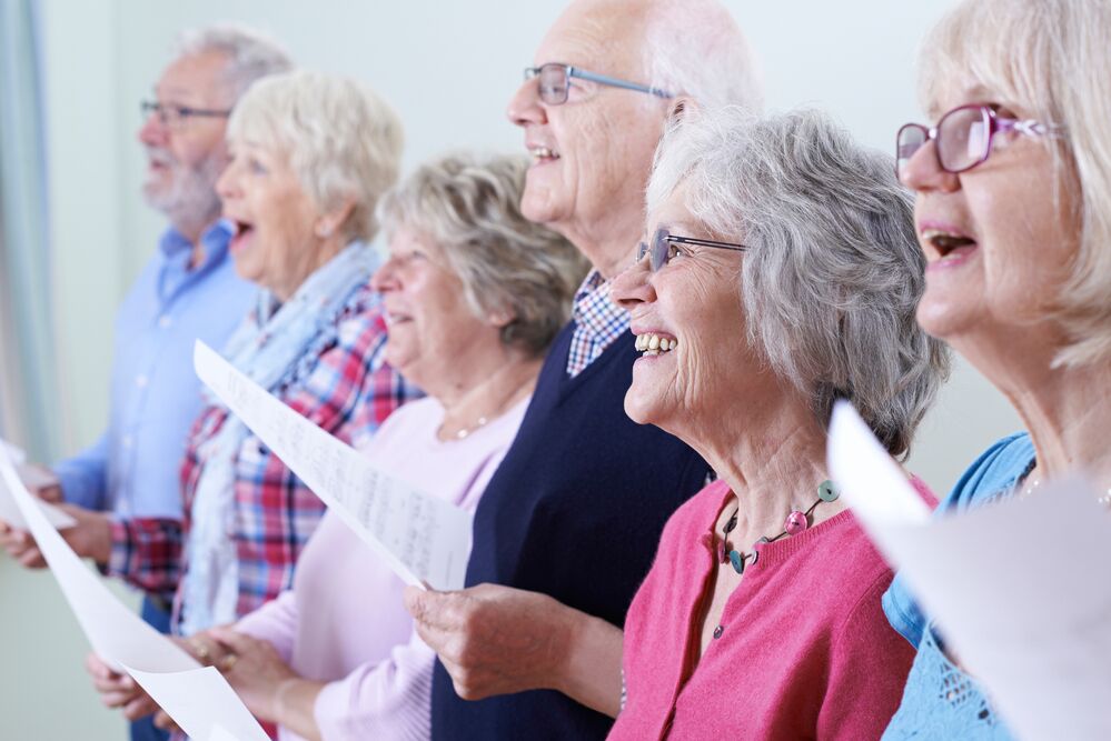 1. singing can maintain a sense of  #wellbeing in healthy older people, in particular regular group singing, which is good for morale and mental health-related quality of life and can also reduce  #loneliness,  #anxiety and  #depression.  @Ageing_Better  @age_uk 5/13