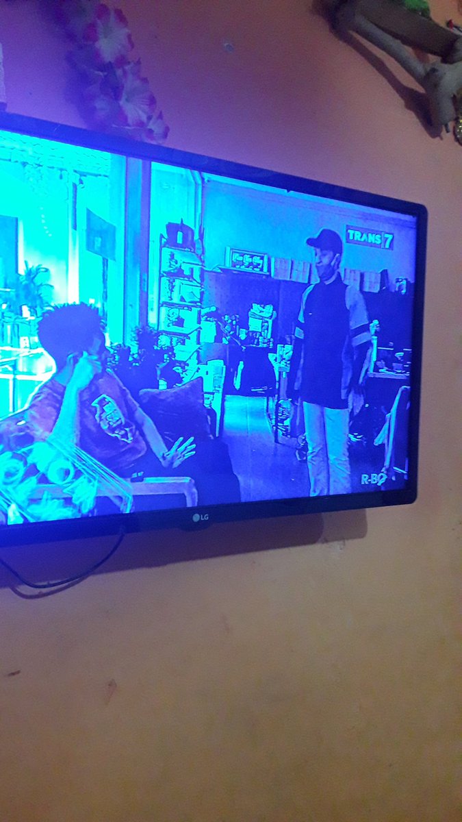 LZahyu's tweet photo. #indonesiagiveaway11 @TRANS7 
Kl aku akan menjelaskan dan menerangkan nya sm suami.kalau kita suami istri arus saling percaya dan terus terang apa pun masalah nya dalam rumah tangga kita. https://t.co/d1i7WGYDe1