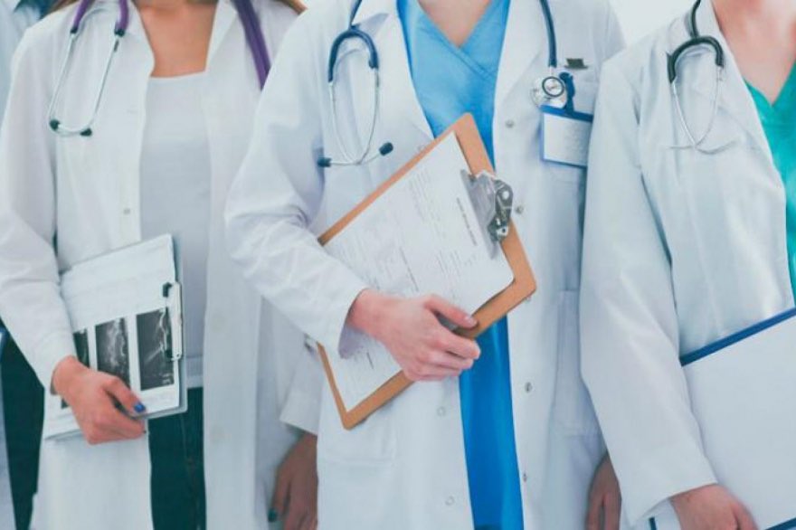 Ayer tuvo lugar de manera digital el #ExamenUnico  para las postulaciones a las residencias médicas. Muchos inconvenientes fueron reportados por los graduados, que esperamos sean resueltos y tenidos en cuenta para las futuras convocatorias.