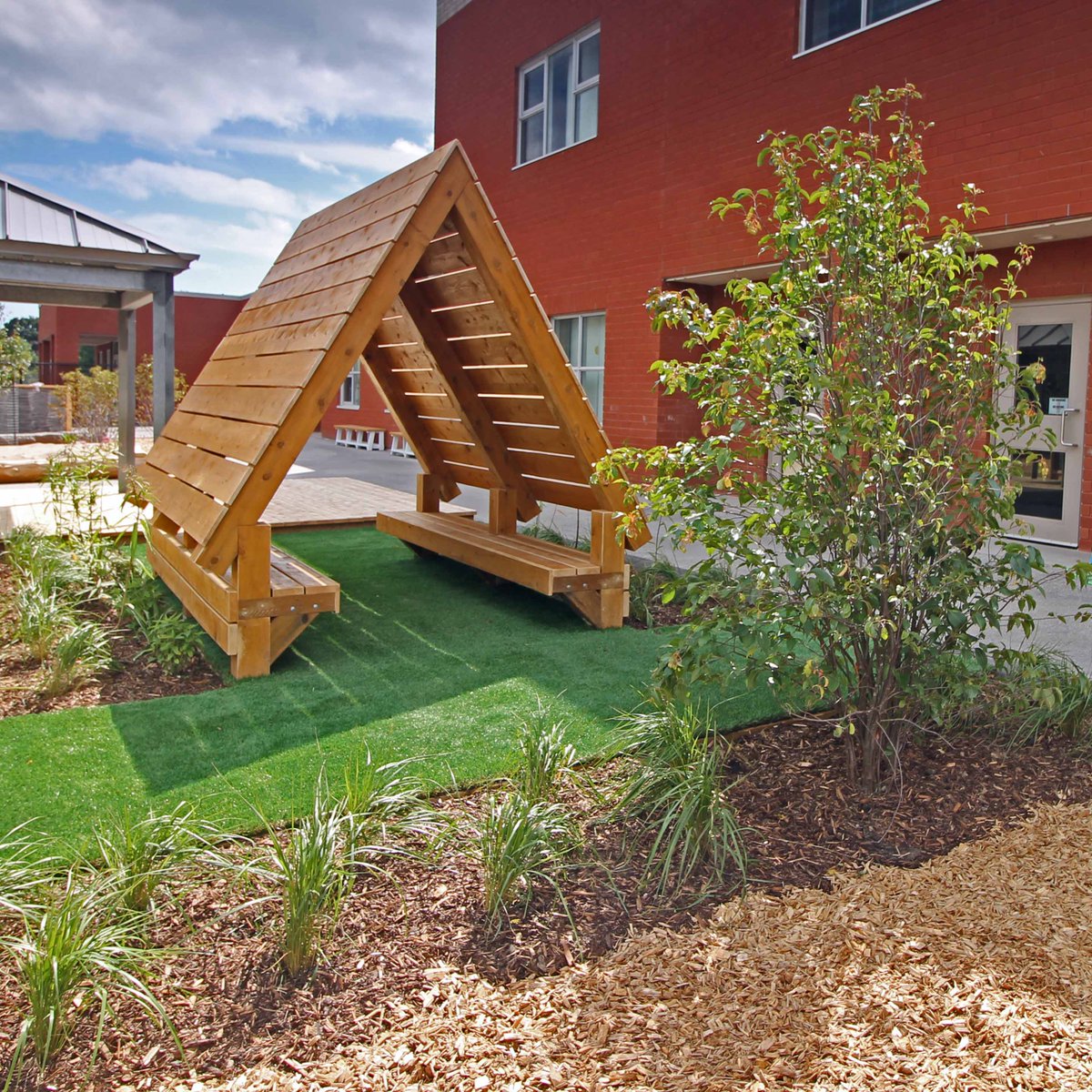 SMCDSB's tweet photo. .@SMCDSB_SBE got a facelift over the summer! Check out these awesome outdoor spaces for students to enjoy.
#OutdoorLearning https://t.co/YSYQ8J91pS