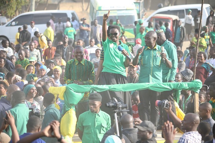 BlogCCM's tweet photo. Kata ya Iyela moja hiyo 😎!
#BlessedTulia
#Mbozyo2020
#Godisincontrol😎 #wemeanbusiness2020 #Mbeyampya2020
#tulianamaendeleo
@TuliaAckson https://t.co/fSeBqmoQdk