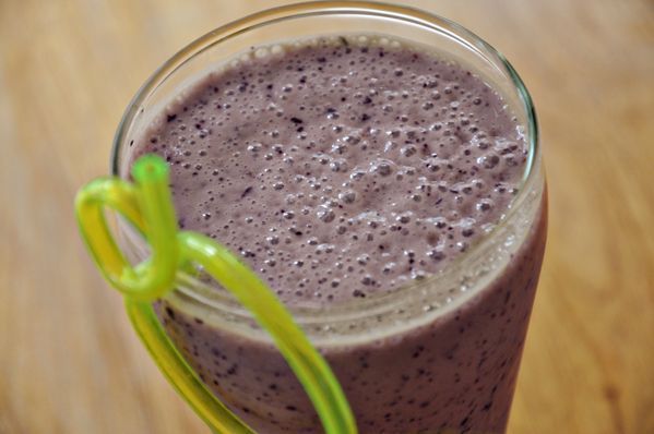 Living_Lou's tweet image. Kickstart your day with a terrific smoothie!

Choose from spinach-coconut water, ginger-tropical fruit, chocolate-banana or blueberry-banana buff.ly/2zaQWTq
#ad #smoothie